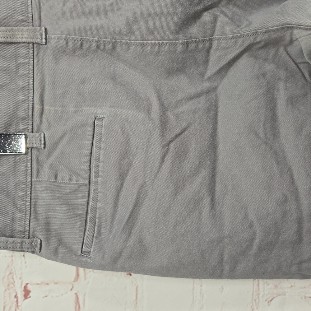 J. Crew Gray Flat Front Classic Chino 9in Inseam Mens Size 34 - Picture 6 of 13